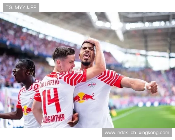 多特锋线互换成效显著,德甲积分紧咬不放 多特锋线互换成效显著,德甲积分紧咬不放