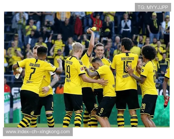 德甲多特外线传导精准，前场机会频繁浮现