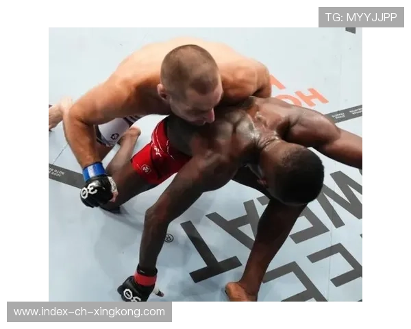 UFC膝撞命中直接终结比赛,瞬间点燃擂台的震撼瞬间 UFC膝撞命中直接终结比赛,瞬间点燃擂台的震撼瞬间